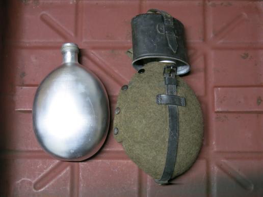 German Feldflasche M31 Canteen FSS41 Total Matching New Condition.