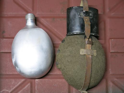 German Wehrmacht Feldflasche M31 Canteen FWBN41 Total Matching New Condition.