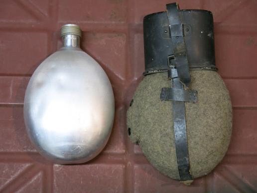 German Wehrmacht Feldflasche M31 Canteen SMM42 Total Matching New Condition.