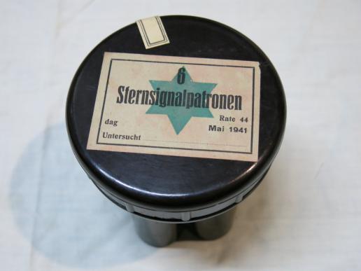 German Wehrmacht Flare Bakelite Pot Matching And With Original Precint, Very Rare.