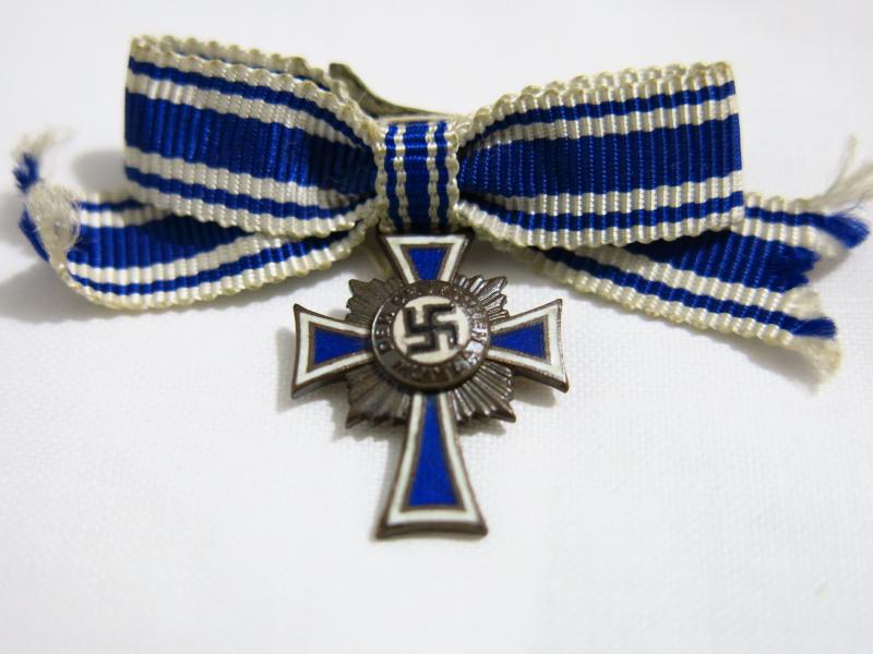 German Ehrenkreuz Der Deutschen Mutter Miniature Mothers Cross In Bronze, Rare.