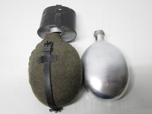 German Wehrmacht Feldflasche M31 Canteen MKL41 Total Matching New Condition.