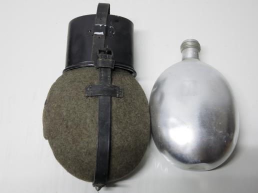 German Wehrmacht Feldflasche M31 Canteen DMN40/41 Factory Matching New Condition.
