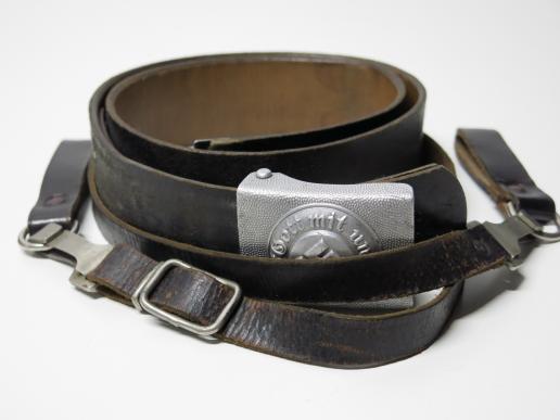 German Schutzpolizei EM/NCO's Koppelriemen Und Koppelschloß Belt And Buckle Complet Belt + Buckle + Shoulder Straps + Belt Loops 1942 Wonderful Set.