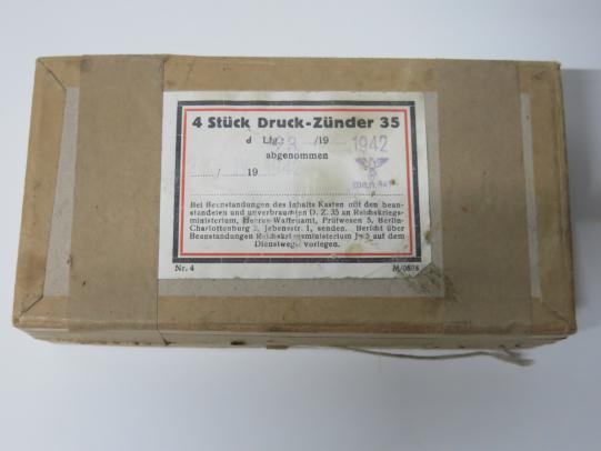 German Wehrmacht 4 Stück Druck-Zünder 35 Full Box 1942, MINT Condition, Inert.
