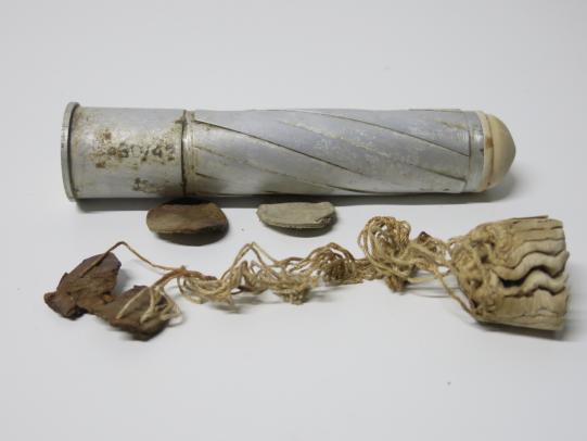 German Wehrmacht Fallschirmleuchtpatrone Z With Parachute, Inert.