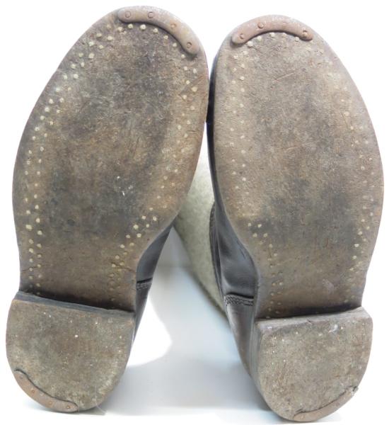 German Wehrmacht Winter Late War Boots In Heavy Felt Material, Nice Chocolate Brown Colour, Matching Pair RBNr.