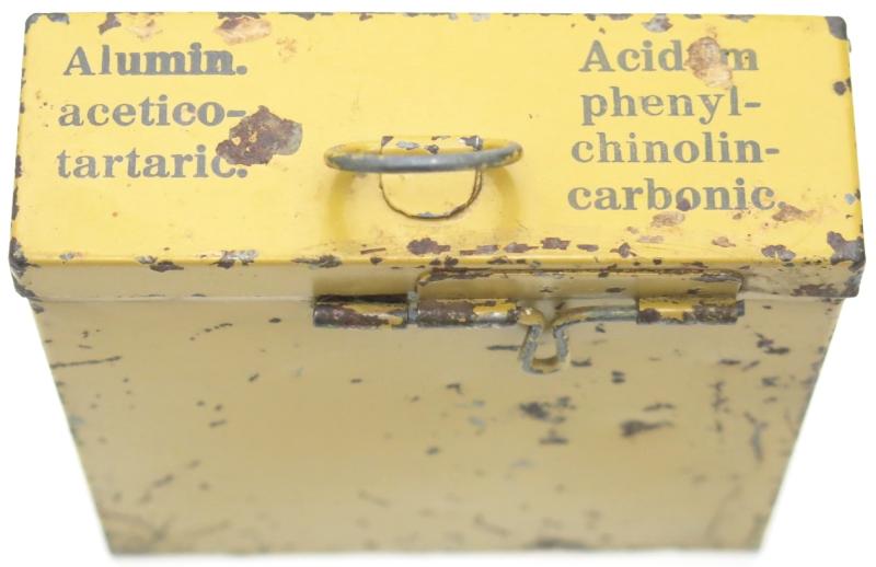 German Wehrmacht Alumin. acetico-tartaric. Acidum phenyl-chinolin-carbonic. Medical Yellow Tin For Lazarette Field Hospital, Nice Box In Very Good Condition.