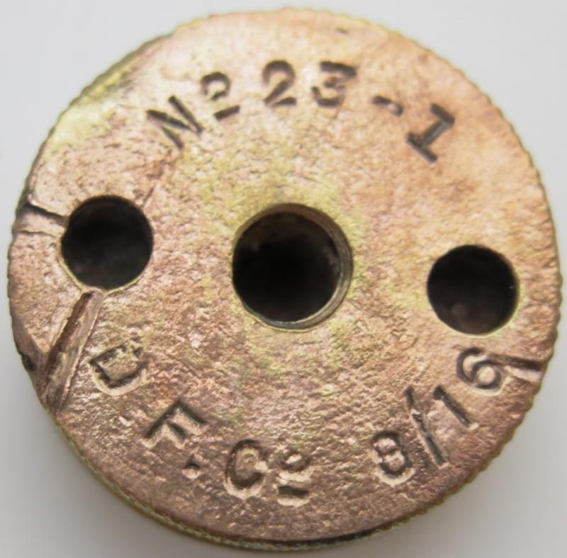 British WWI Mills Nº 23 - 1 D. F. Cº 8/16 Base Plug In Brass.