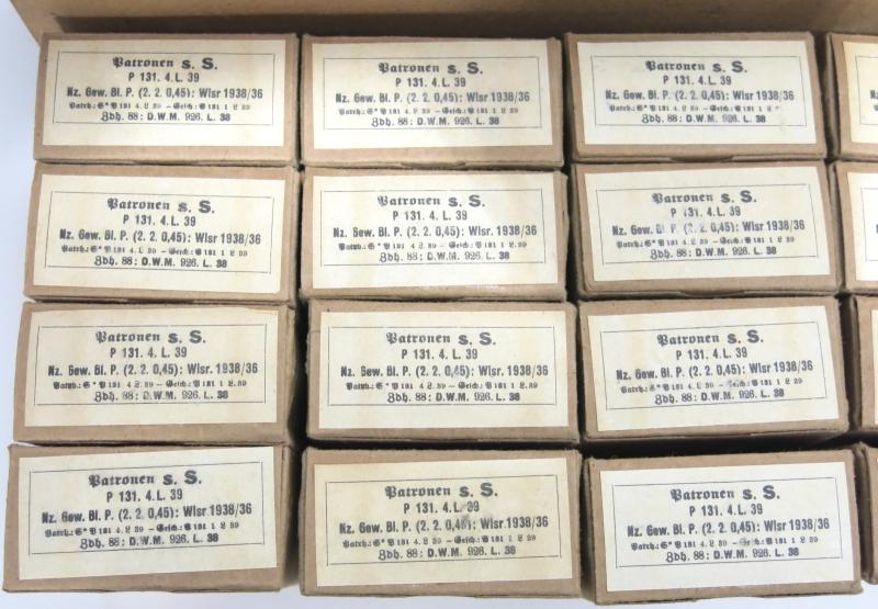 German Wehrmacht Patronen s. S. P 131. 4. L. 39 Tragschlaufe Mit 20 Patronenschachteln Set Of 20 K98 Ammunition Boxes In Their Original Sleeve, Museum Condition.