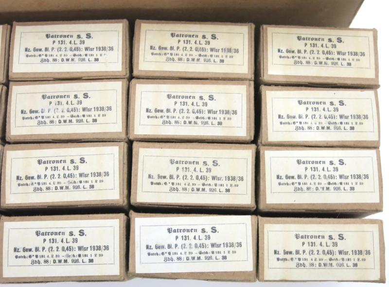 German Wehrmacht Patronen s. S. P 131. 4. L. 39 Tragschlaufe Mit 20 Patronenschachteln Set Of 20 K98 Ammunition Boxes In Their Original Sleeve, Museum Condition.