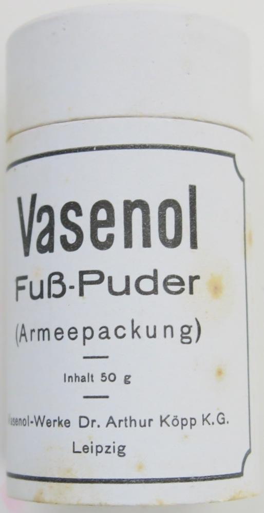 German Wehrmacht Vasenol Fuss-Puder (Armeepackung) 50 g Vasenol-Werke Dr. Arthur Köpp K. G. Leipzig In Cardboard Tube, Late War Packaging.