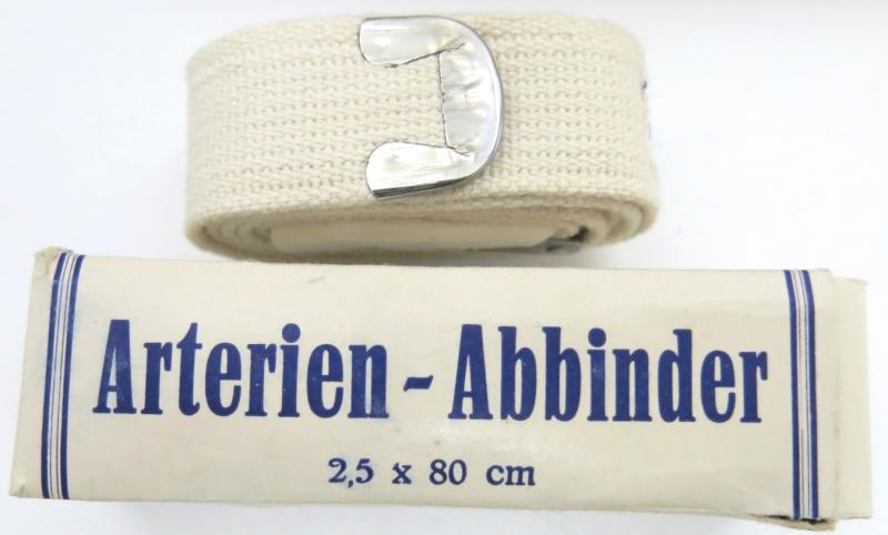 German Wehrmacht Arterien-Abbinder 2,5 x 80 cm Mint In Box.