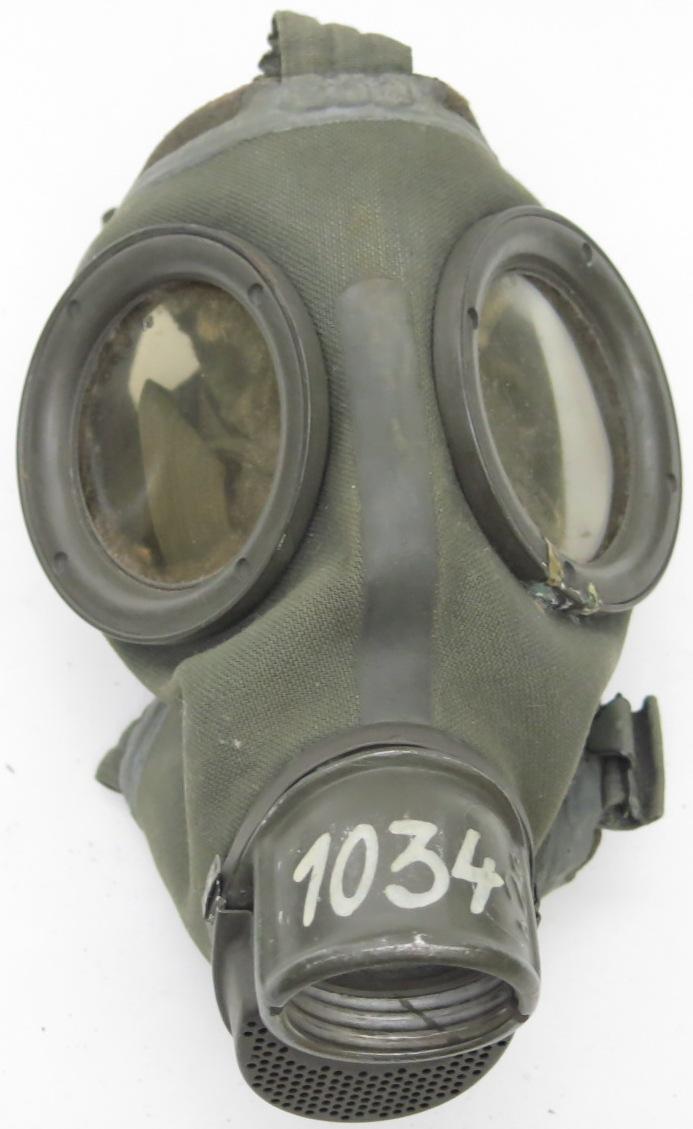 German Wehrmacht Gas Mask GM30 Early Model 1937 Upgraded to GM38 Model In 1940, With Rare Kl 5 Stamp.