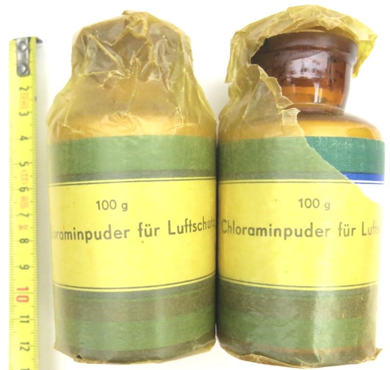 German Luftschutz Hausapotheke Glass Pot Chloramine 100 gr PAUL HARTMANN 1939 Set Of Two Unopened Pots.