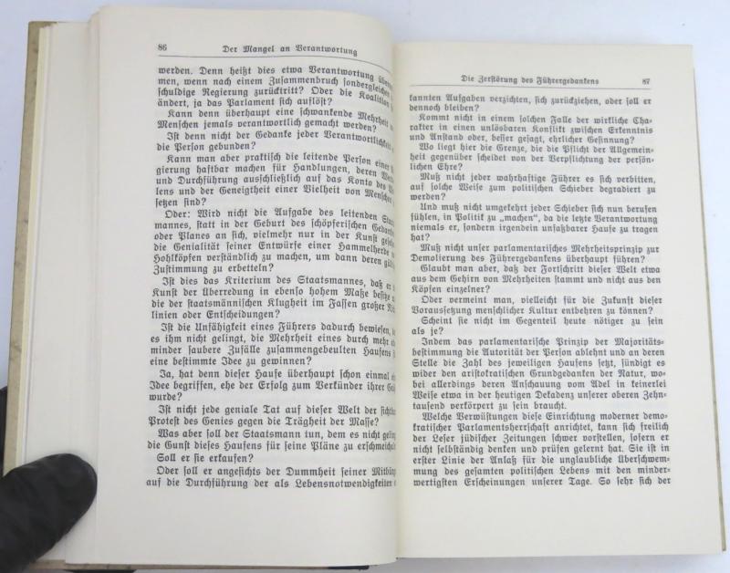 Mein Kampf Book Hochzeitsausgabe Wedding Edition 1939 With City Or Region Gold Shield On The Cover, Unused.