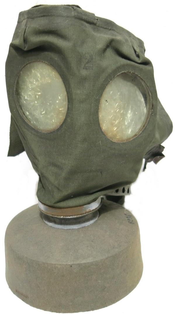 German Luftschutz Volksgasmaske VM44 Size 2, (Medium), 1945 Dated With Total Last Ditch Cardboard Made Filter.