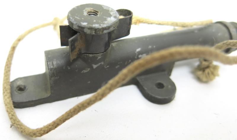 USA WWII Pressure Firing Device M1A1 Complete, Inert.