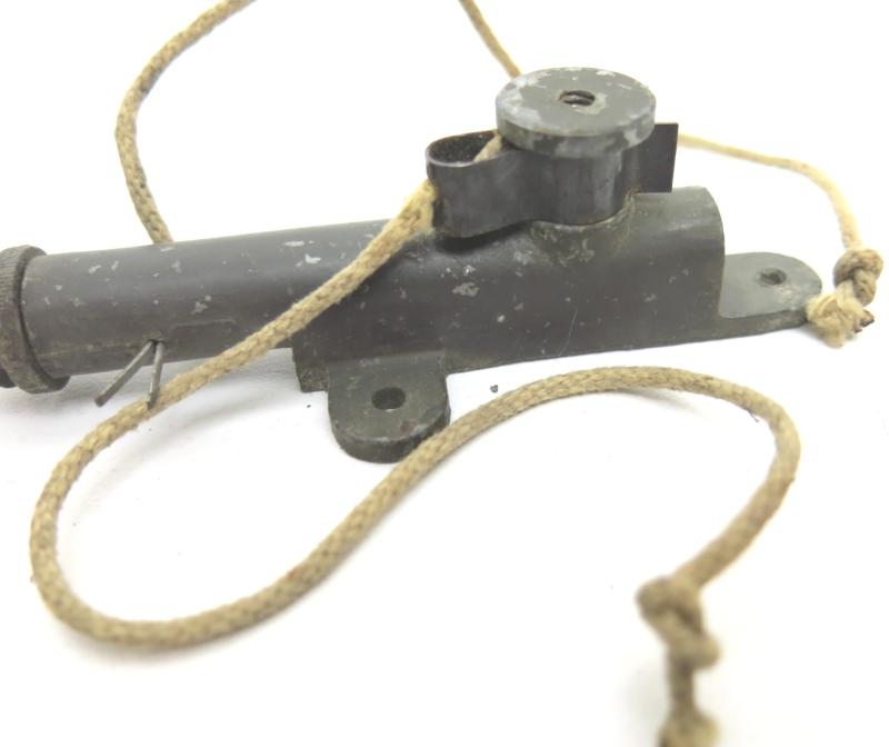 USA WWII Pressure Firing Device M1A1 Complete, Inert.