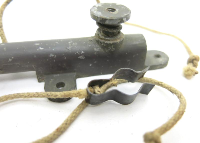 USA WWII Pressure Firing Device M1A1 Complete, Inert.