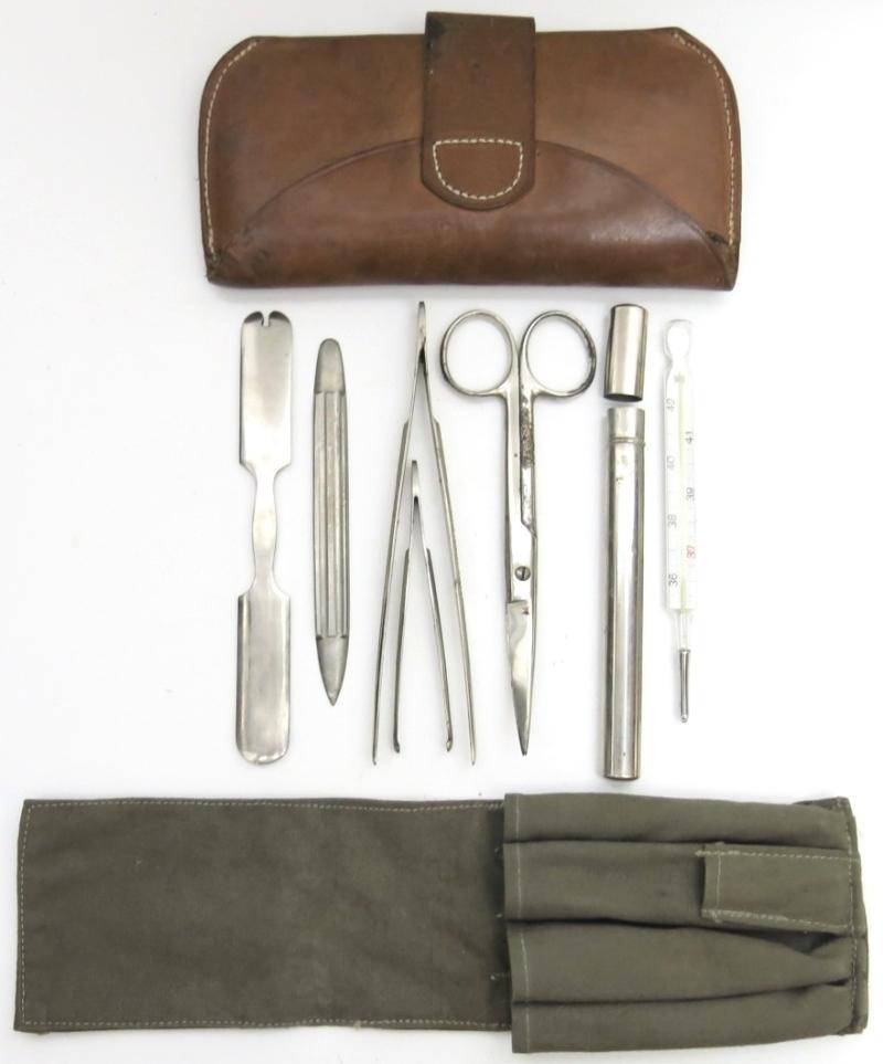 German Wehrmacht Sanitäter Kleines Feldbesteck Medical Tools Small Pouch BOTT & WALLA MÜNCHEN, Rare Maker, Complete Set.