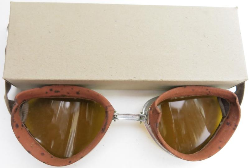 Italian WWII Pilot And German Wehrmacht Used Goggles Mint Untouched With Original Box And Spares, Rare.