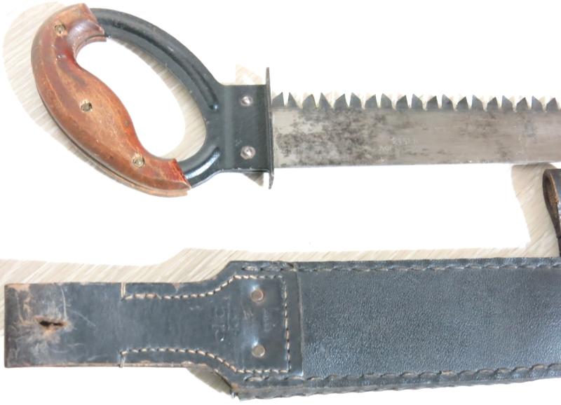 German Wehrmacht Pioniere 1943 Säge Combat Engineer Saw Near Mint Condition With Presstoff Ersatz Leather clg 43 Sheath, Wonderful Matching Set.