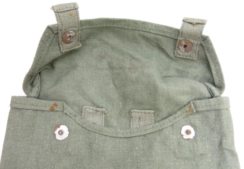 German Wehrmacht M31 Gasplane Tasche Gascape Pouch Mid-Late War Feldgrau Cloth, Minty.