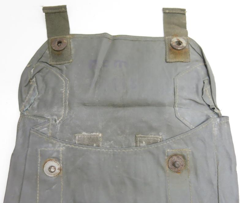 German Wehrmacht M31 Rubberized Gasplane Tasche Gascape Pouch, gem.