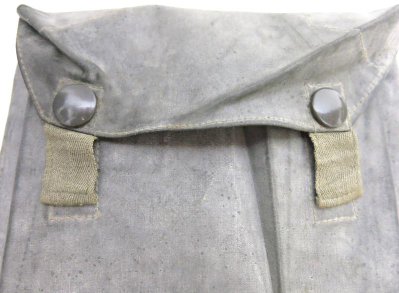 German Wehrmacht M31 Rubberized Gasplane Tasche Gascape Pouch, gdl.