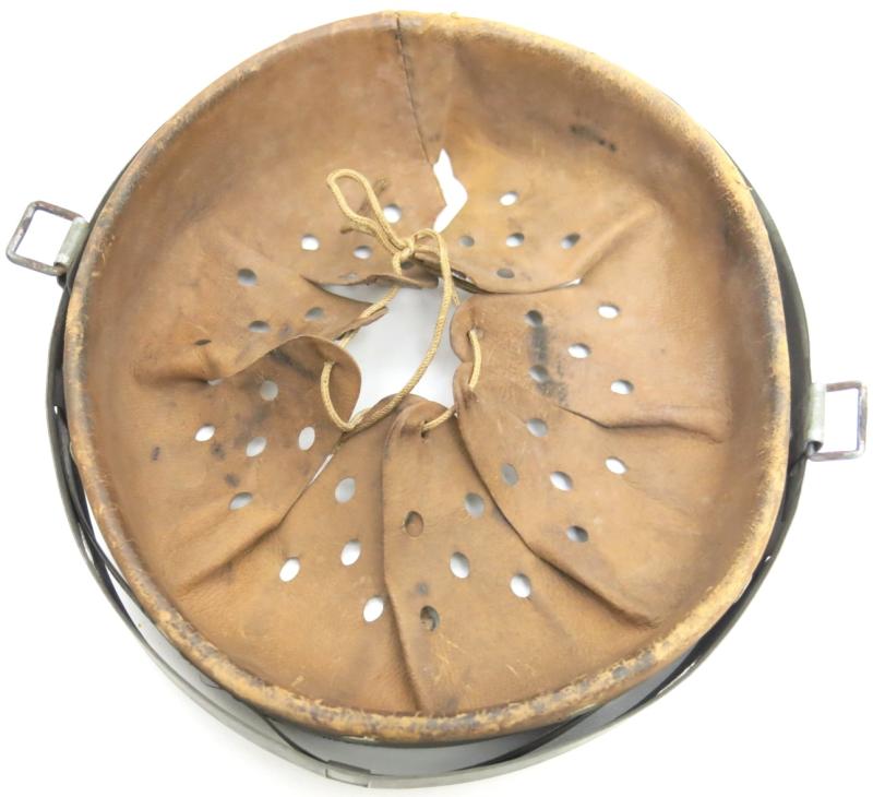 German Wehrmacht Helmet Complete Liner Metall-Lederverarbeitung W. Z. Bln.-Chburg 5. 1942 In Size 66/58, Excellent Condition.