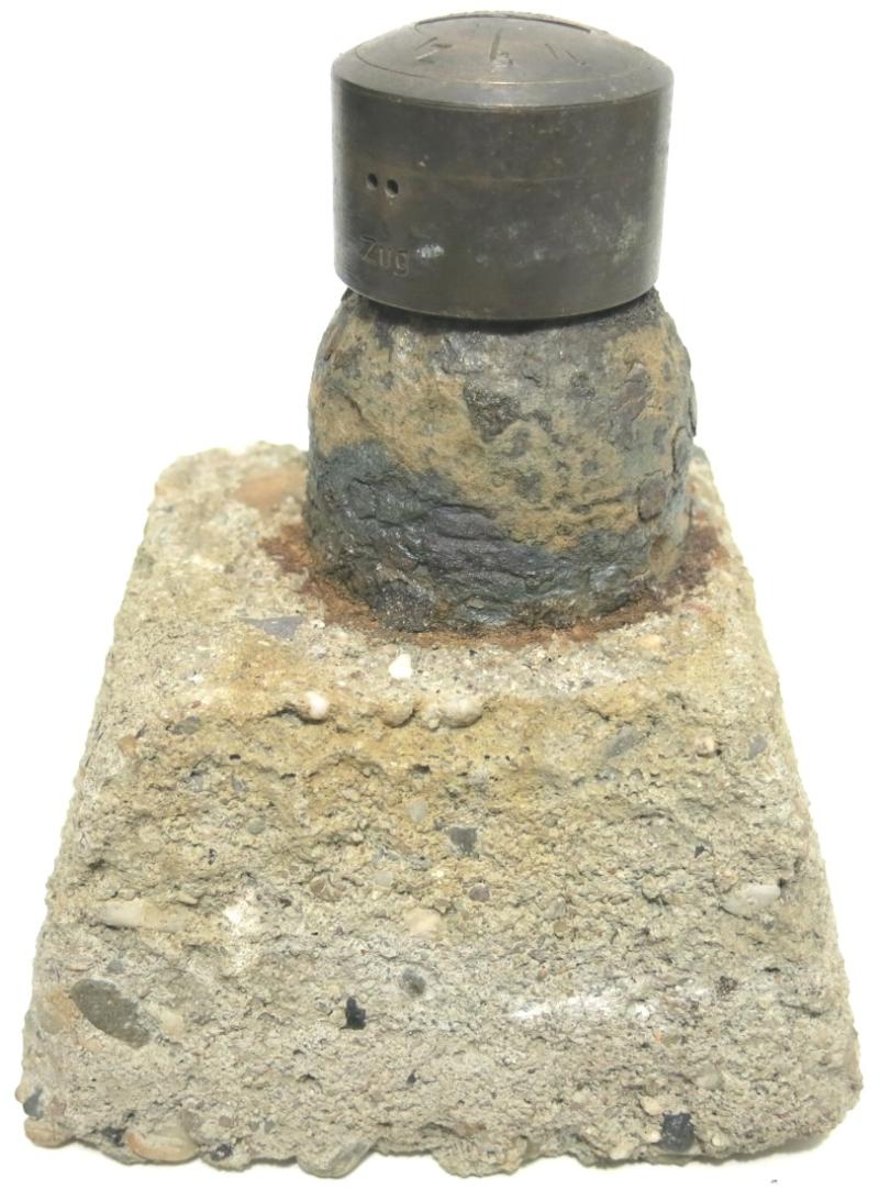 German Wehrmacht Behelfs Schützenmine W1 + Z.u.D.Z 29, (Zug und Druck Zünder 29), Inert.
