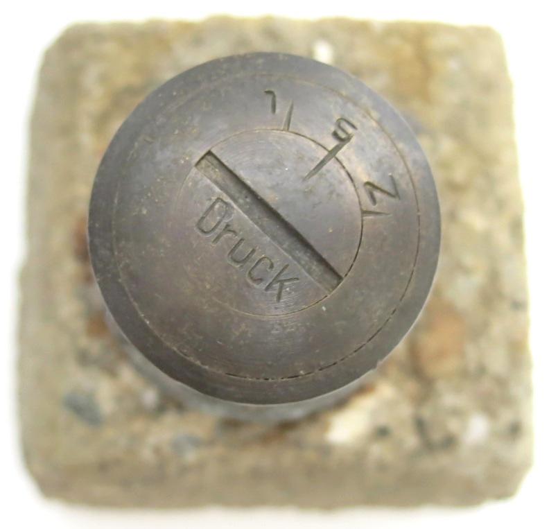 German Wehrmacht Behelfs Schützenmine W1 + Z.u.D.Z 29, (Zug und Druck Zünder 29), Inert.