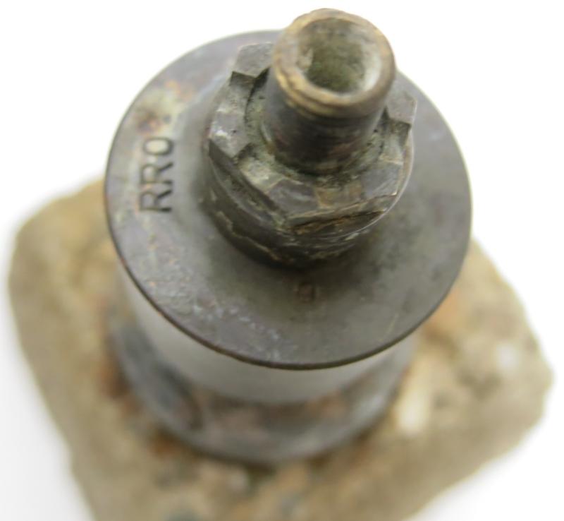 German Wehrmacht Behelfs Schützenmine W1 + Z.u.D.Z 29, (Zug und Druck Zünder 29), Inert.