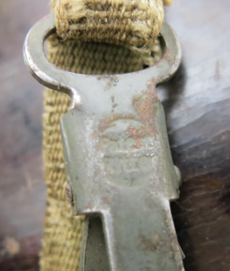 German Wehrmacht Coconut Canteen Matching H. R. E. 43/44 With Steel Cup In White.