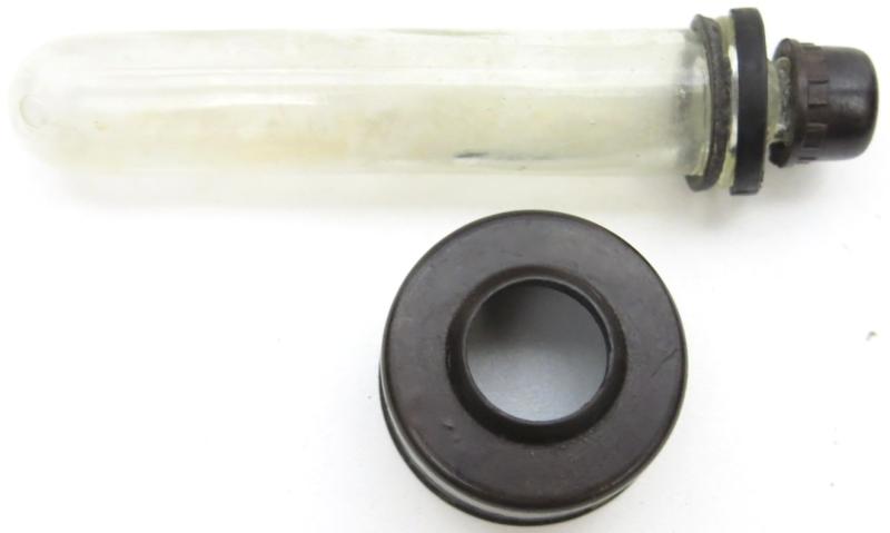 German Wehrmacht Blendkörper 2H BK2H With Brown Bakelite Parts, Hard To Find Variation, Inert.