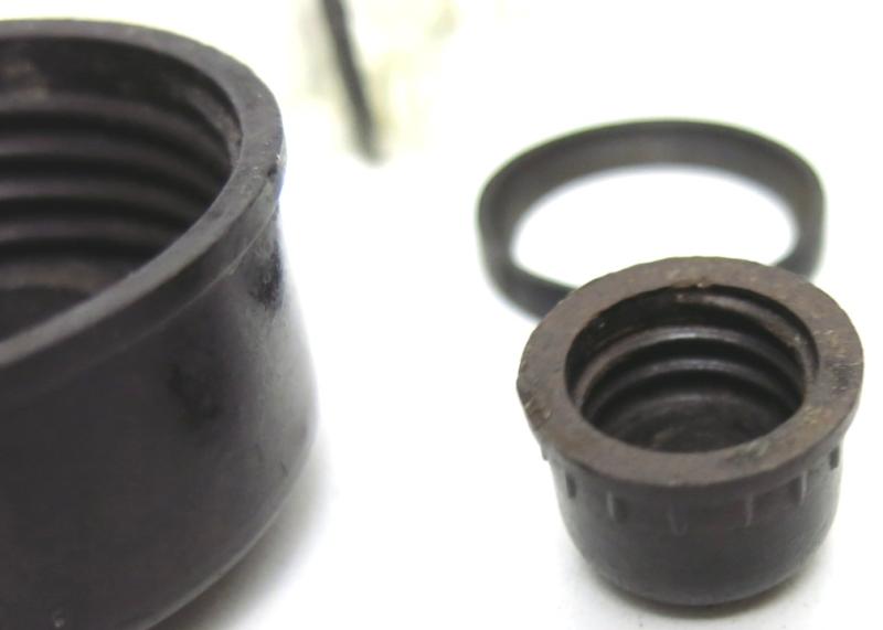 German Wehrmacht Blendkörper 2H BK2H With Brown Bakelite Parts, Hard To Find Variation, Inert.