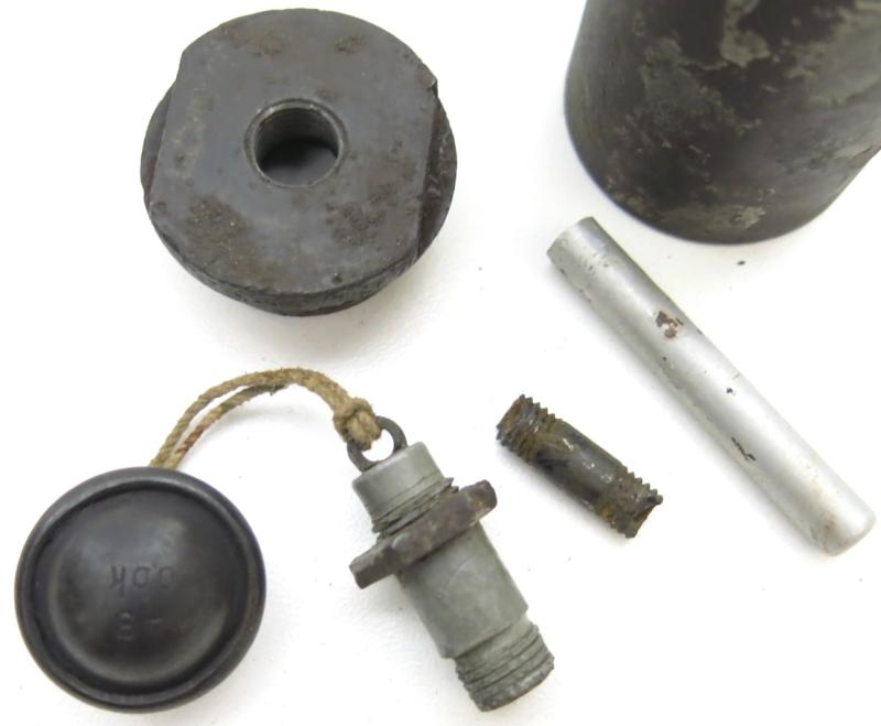 German Wehrmacht Splitterbombe SD 0,5 kg Cluster Bomb/Last Ditch Hangrenade With 43 dbk BZE40 Fuze, Edged Bottom Variation, Inert.